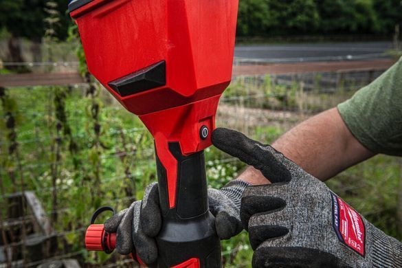 Насос для перекачки воды аккумуляторный MILWAUKEE, M18 BLSWP-801 (зарядное устройство M12-18 FC. 1 аккумулятор M18 FB8 8Ач)