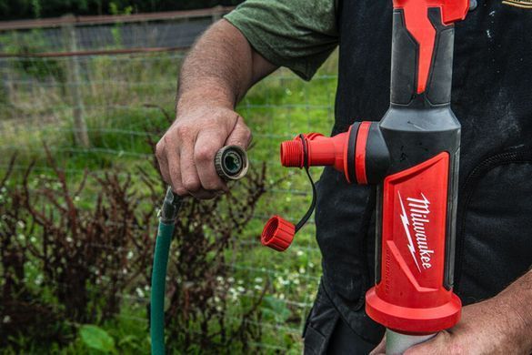 Насос для перекачки воды аккумуляторный MILWAUKEE, M18 BLSWP-801 (зарядное устройство M12-18 FC. 1 аккумулятор M18 FB8 8Ач)