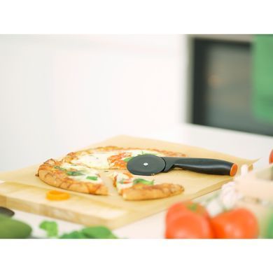 Нож для пиццы Fiskars Form, пластик