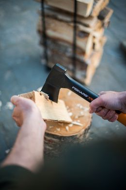 Сокира Fiskars туристична XS Х7