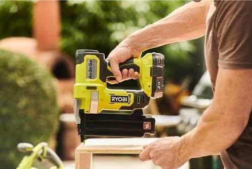 Гвоздозабиватель RYOBI ONE+ R18GN18-0, 18В (без АКБ и ЗУ)