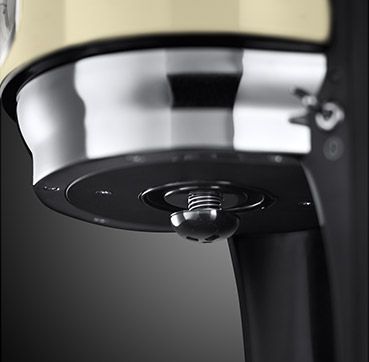 Кофеварка Russell Hobbs капельная Retro, 1,25л, молотая, ретро шкала, черно-бежевый
