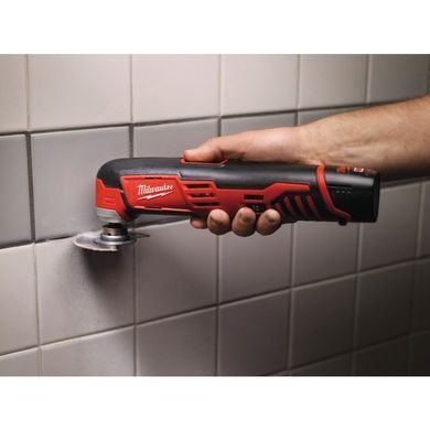 Инструмент многофункциональный аккумуляторный MILWAUKEE, C12 MT-202B (зарядное устройство С12 С, 2 аккумулятора М12 В2 2Ач, ключ, Полотно, шлифподошва, шлифлисты 16шт, сумка)