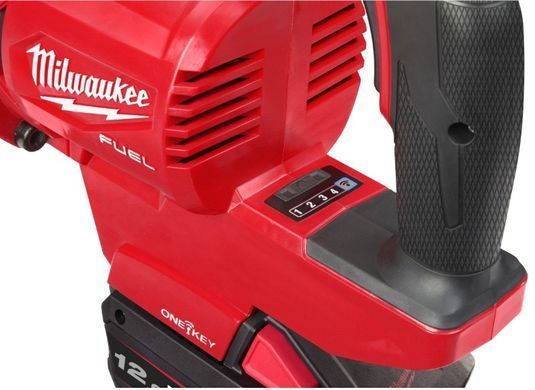 Гайковерт аккумуляторный бесщеточный 1'' MILWAUKEE, M18 ONEFHIWF1DS-121C, 2711Нм (зарядное устройство M12-18 FC, 1 аккумулятор FB12 12 Ач, кейс)