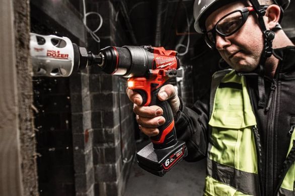 Дриль-шуруповерт акумуляторний безщітковий MILWAUKEE, M12 FDD2-202X (зарядний пристрій С12 С, 2 акумулятори М12 В2 2Аг, кліпса д