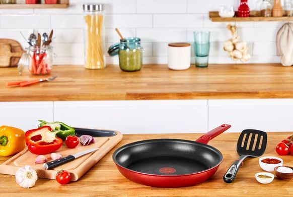 Сковорода Tefal Daily Chef, 28см, покрытие Titanium, алюм., индукция, Thermo-Spot, красный