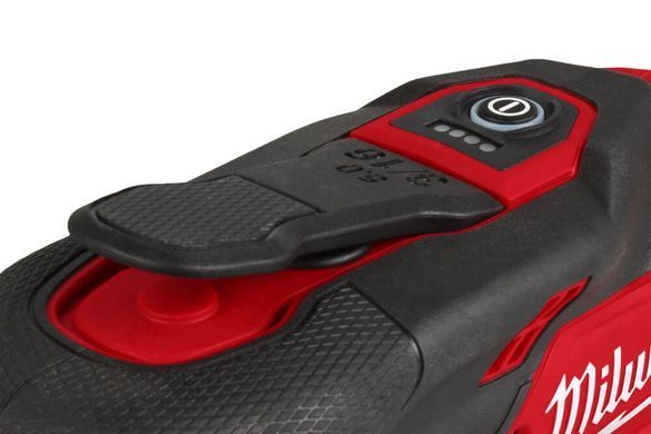 Шлифмашина эксцентриковая бесщеточная аккумуляторная MILWAUKEE M12 FROS5-502X, диаметр 150мм (зарядное устройство С12 С, 2 аккумулятора М12 В5 5Ач, HDкейс)
