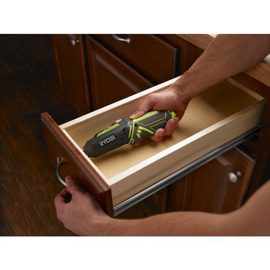 Отвертка аккумуляторная Ryobi R4SDP-L13C 4В, с поворотной ручкой