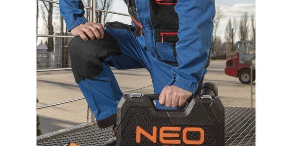 Брюки рабочие NEO HD+, размер L (52), 275 г/м2, 100% хлопок, профилированные колени с отсеком для наколенников, тройные внутренние швы, эластичная конструкция пояс