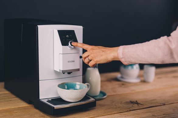 Кофемашина NIVONA CafeRomatica, 2,2л, зерно+молотая, автомат.капуч, авторецептов-7, серебристый
