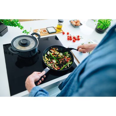 Сковорода Fiskars Functional Form, 26см, покрытие Hardtec Superior, алюм., индукция, черный