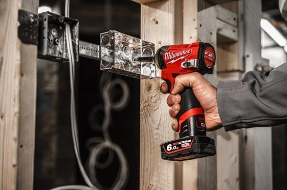 Шуруповерт ударний акумуляторний безщітковий 1/4'' HEX MILWAUKEE, M12 FID2-0, 170Нм (каркас, кліпса для реміня, тримач для біт,
