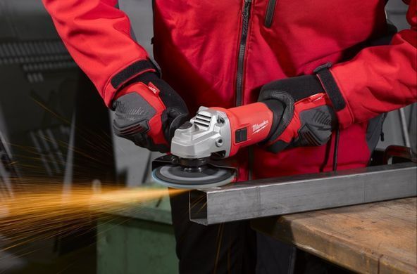 Шлифмашина угловая - болгарка MILWAUKEE, AG 800-125 E, 800Вт, диаметр 125мм (защитный кожух, опорная и зажимная гайки, ключ, боковая рукоять, картонная упаковка)