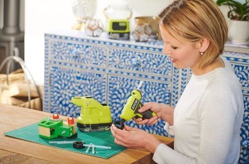 Пістолет клейовий RYOBI ONE+ RGLM18-0, акумуляторний, 18В, стрижень 7мм (без АКБ та ЗП)