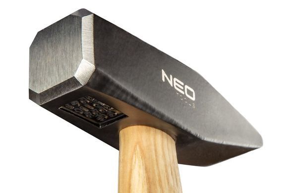 Молоток NEO столярный 800 г, деревянная рукоятка
