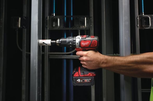 Дриль-шуруповерт з ударом акумуляторний MILWAUKEE M18 BPD-0, 50Нм (каркас, картонне пакування)